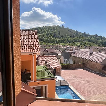 Pension Mikulov Exteriör bild