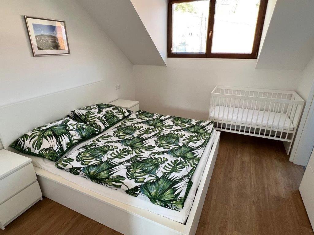 Pension Mikulov Exteriör bild