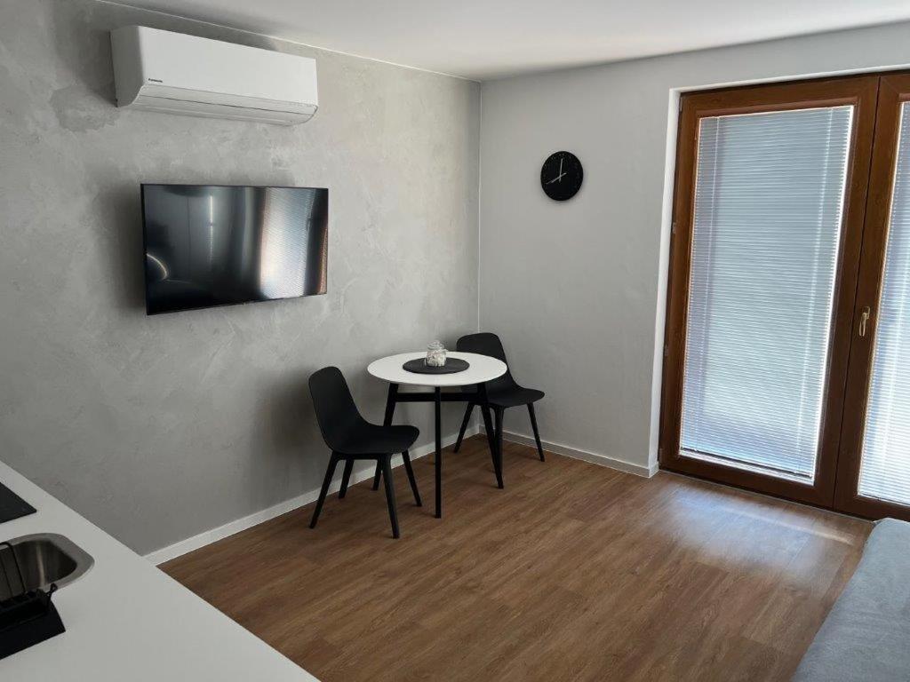 Pension Mikulov Exteriör bild