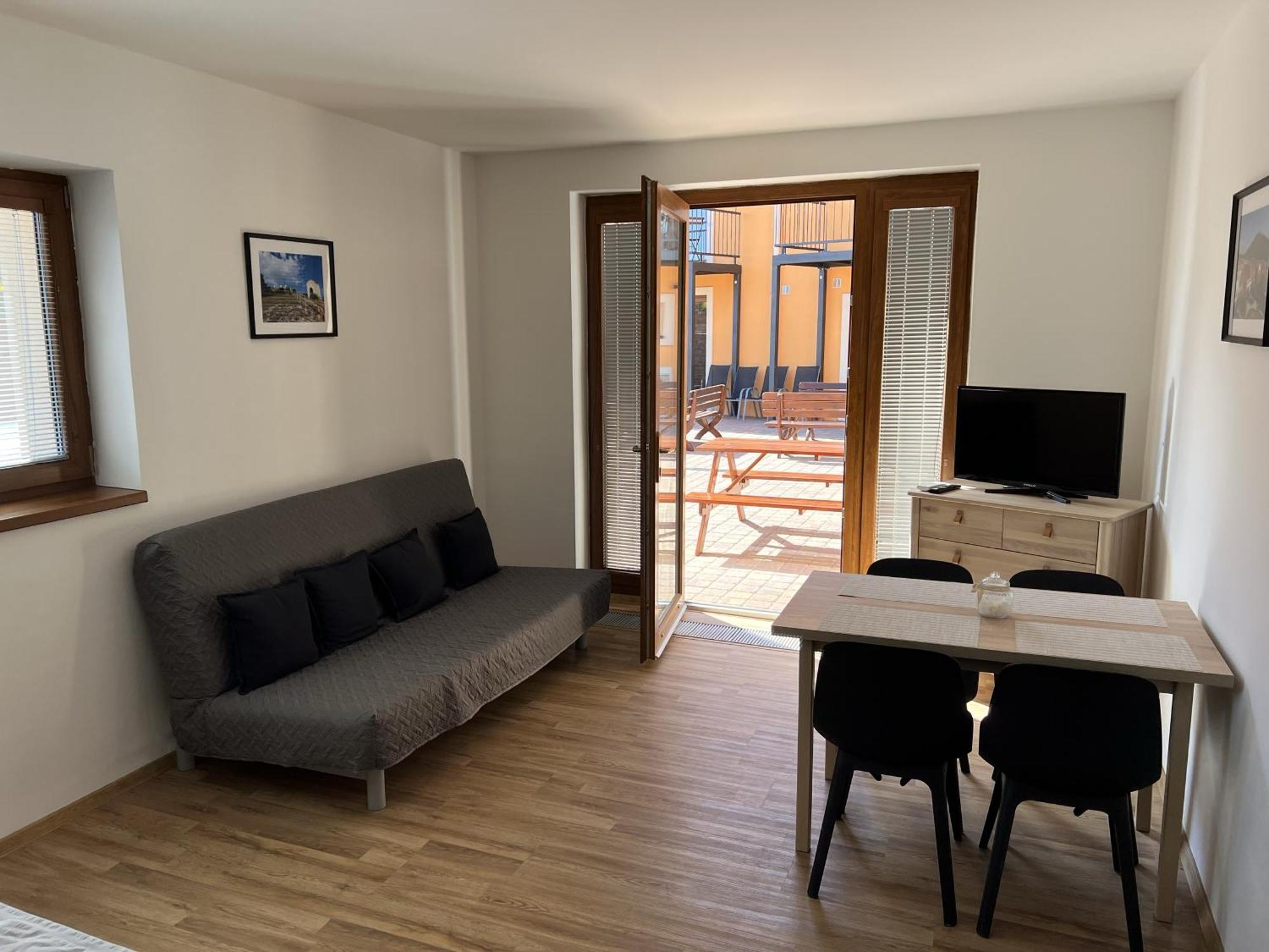 Pension Mikulov Exteriör bild